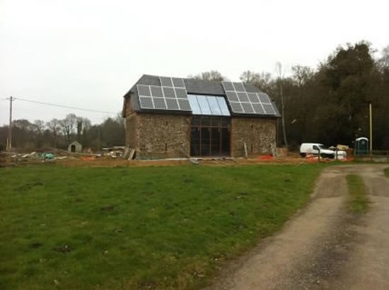 Nice Barn Conversion with powerful domestic 3.7kW PV Array
